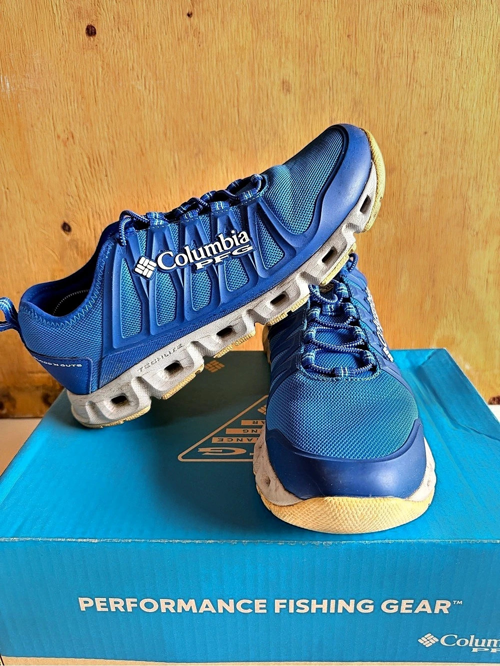 Columbia Peakfreak Venture Men's Athletic Shoes US 9 Blue & White